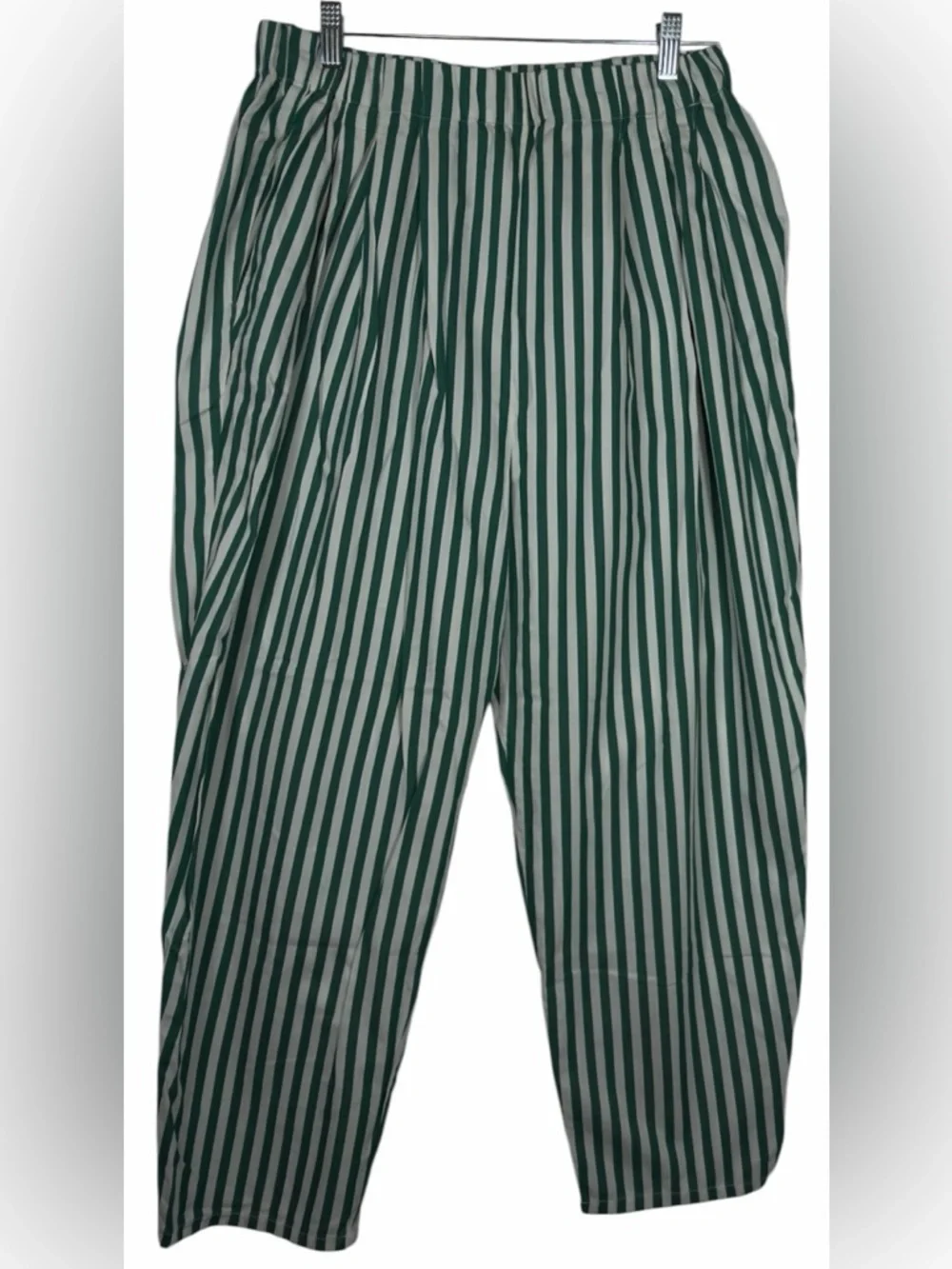 Women’s Green & White Vertical-Stripe Wide-Leg Pants - Picture 3 of 12